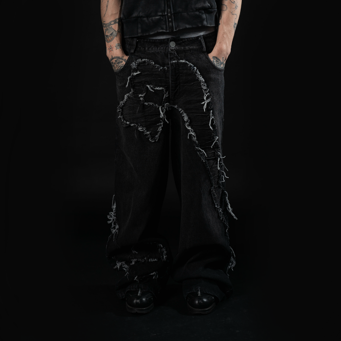 BLACK "INFINITY" RAW JEANS